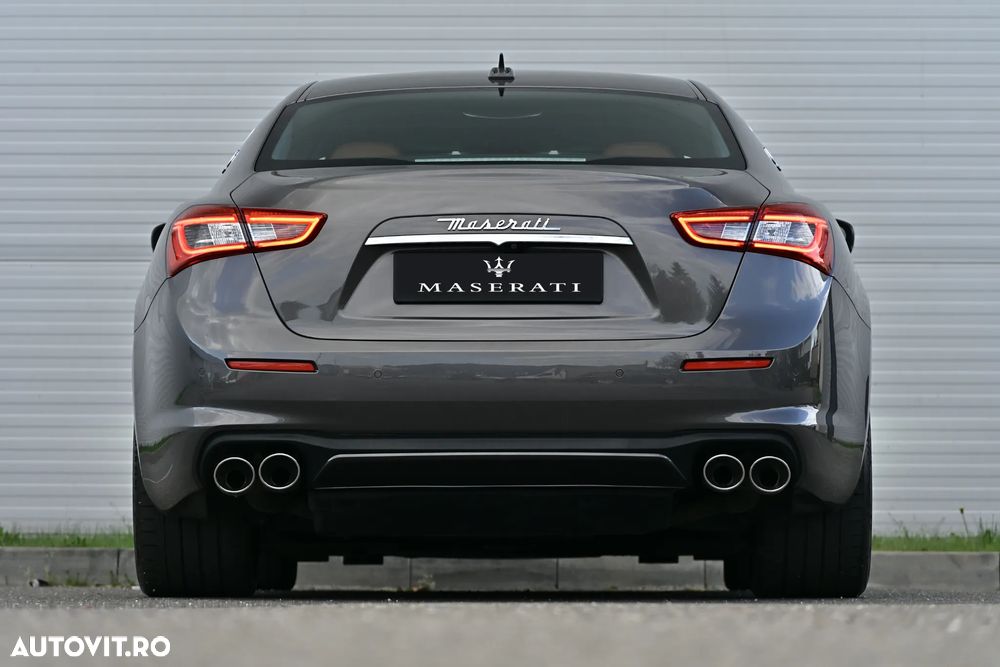 Maserati Ghibli GranLusso - 10