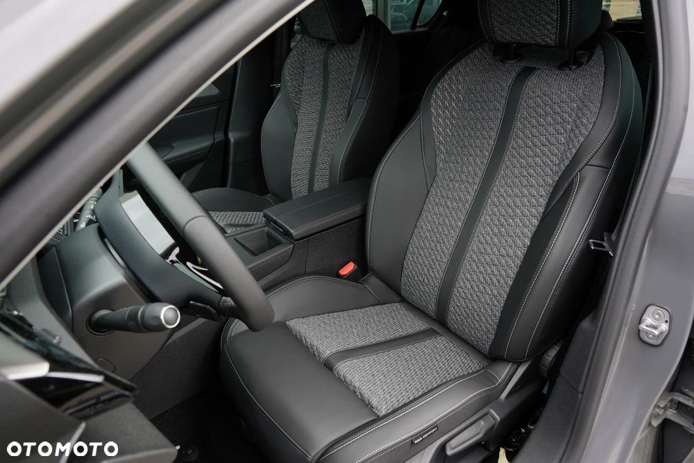 Peugeot 308 1.2 mHEV Allure S&S e-DCS6 - 8