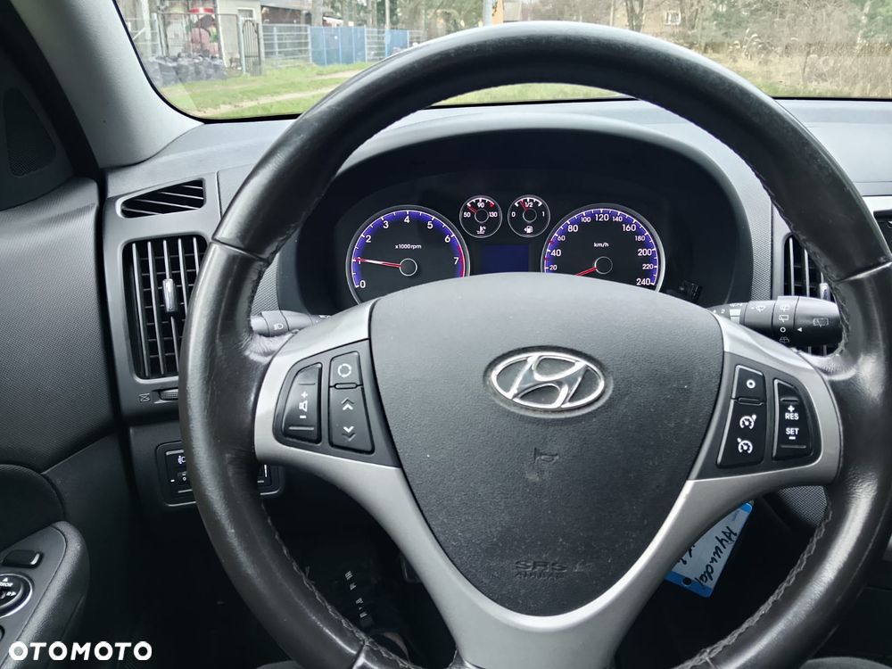 Hyundai i30 1.4 Classic + - 21