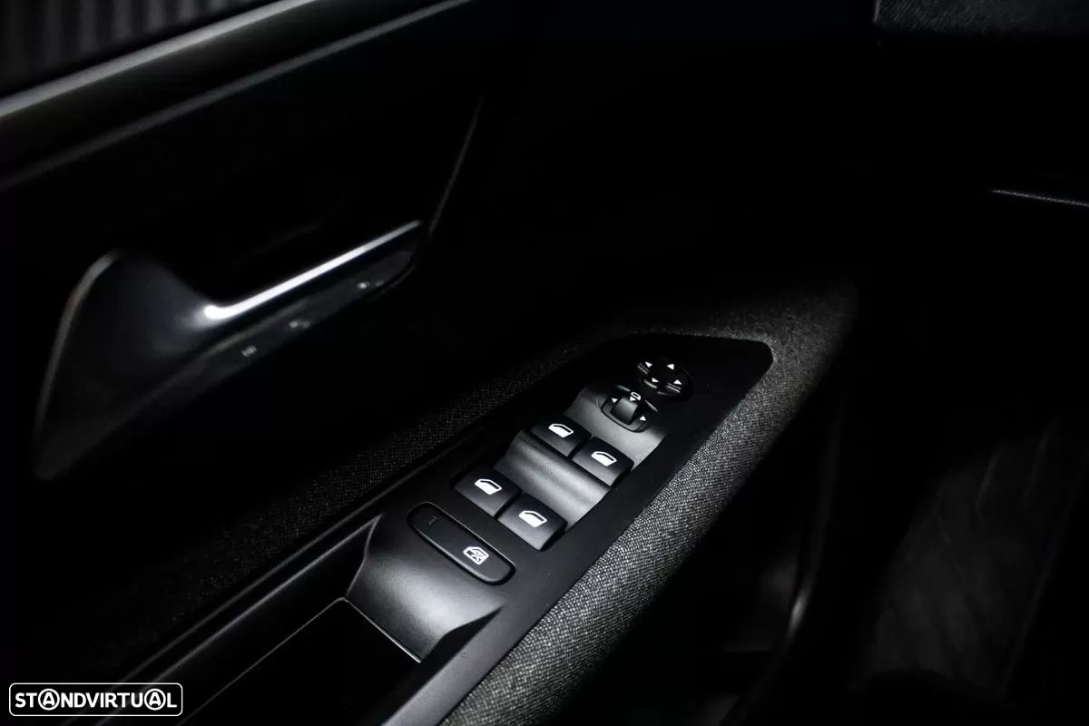 Peugeot 3008 1.2 PureTech Allure EAT8 - 19