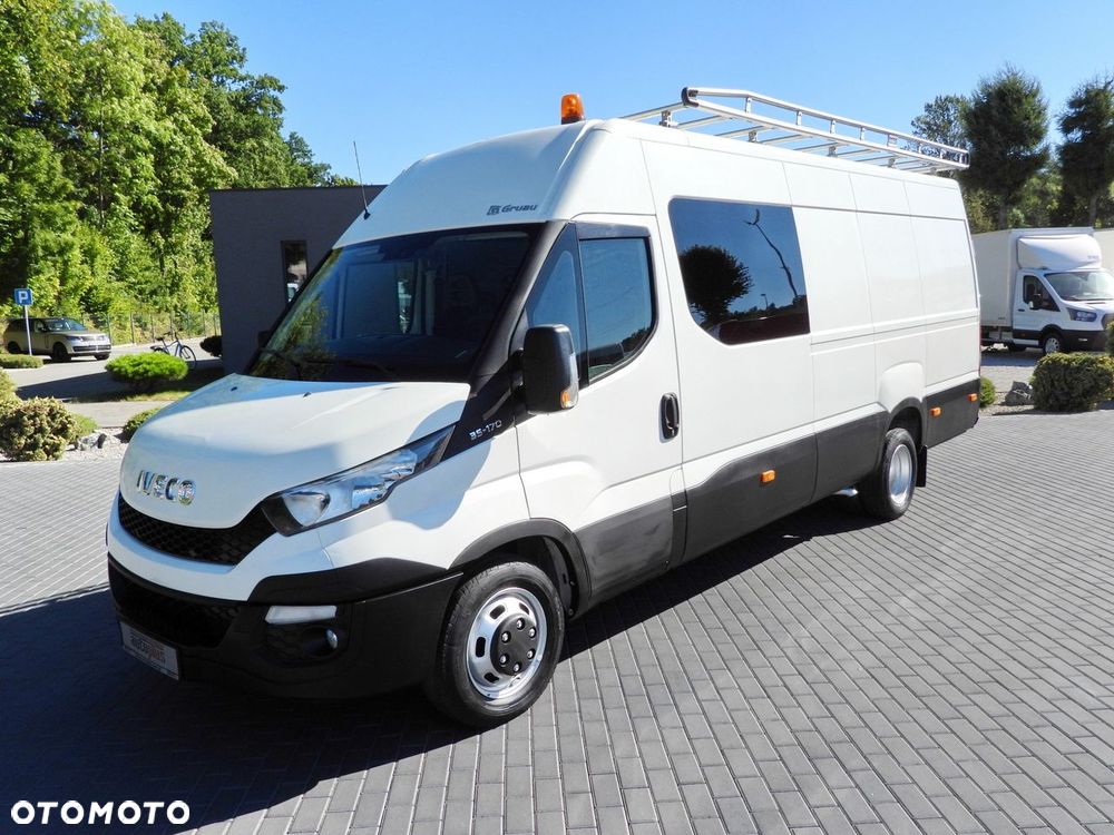 Iveco DAILY 35C17 FURGON BRYGADÓWKA 6 MIEJSC TEMPOMAT BLIŹNIACZE KOŁA KLIMATYZACJA  170KM - 19