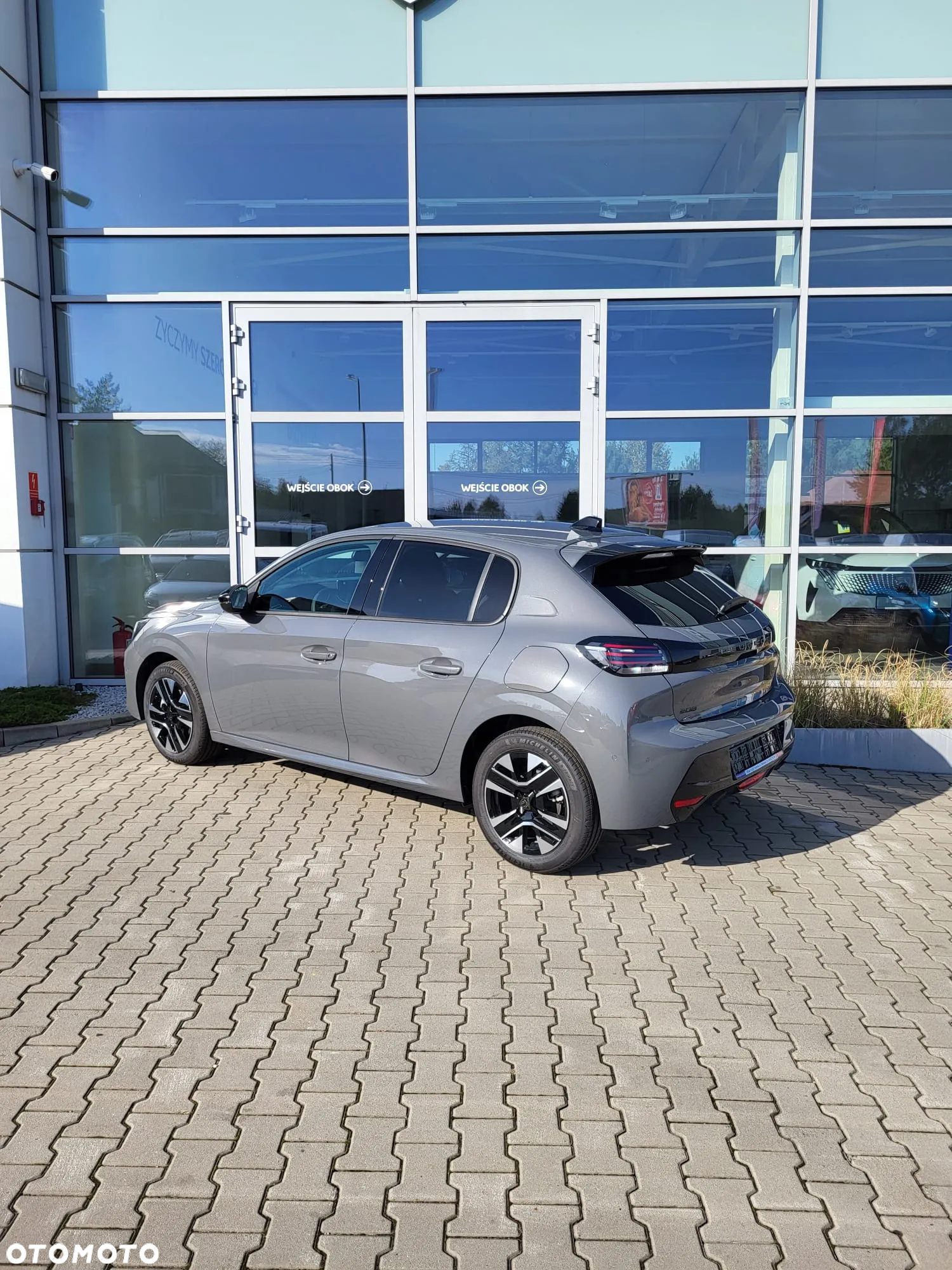 Peugeot 208 1.2 PureTech Allure S&S - 2