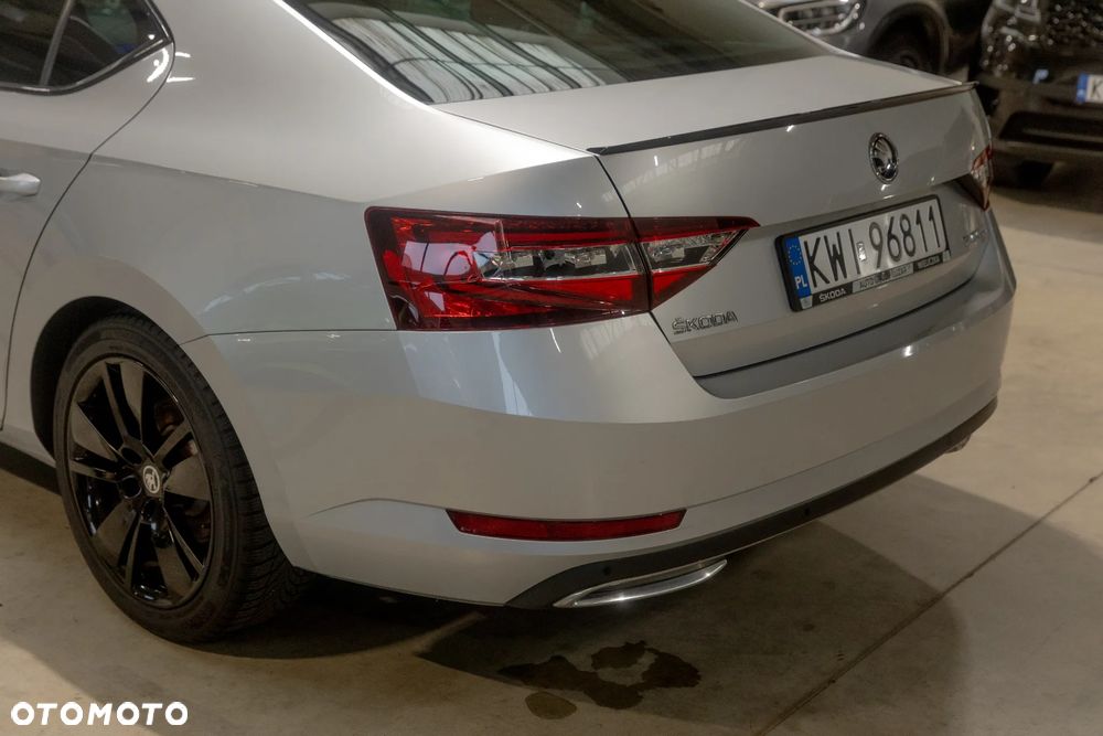 Skoda Superb 2.0 TDI Sportline DSG - 7