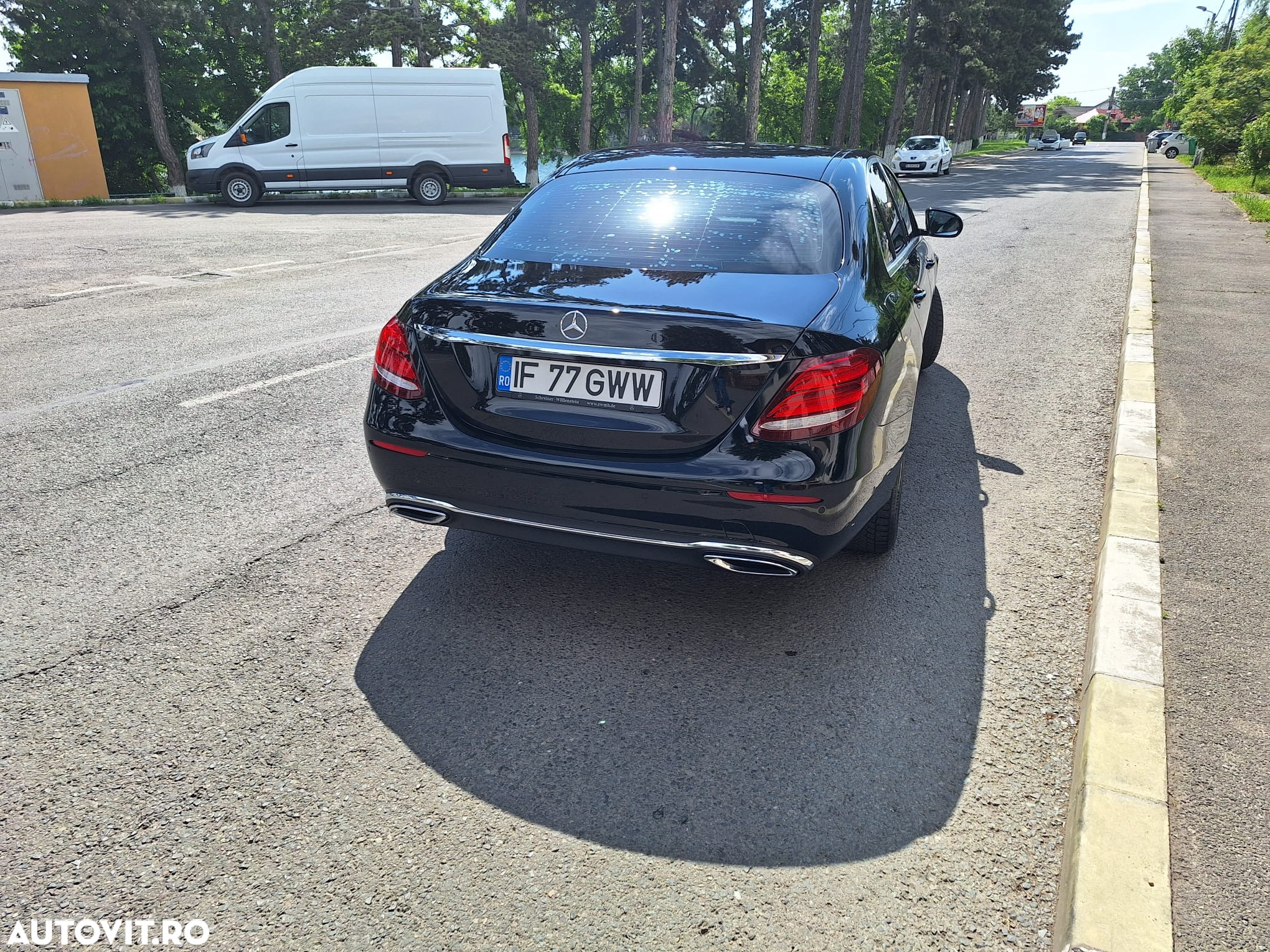 Mercedes-Benz E 220 d 4MATIC Aut. - 3