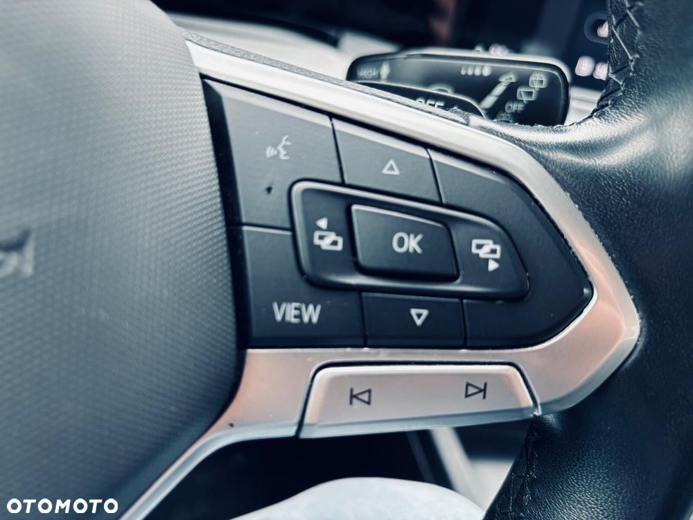 Volkswagen Golf - 25