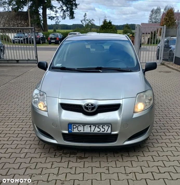 Toyota Auris 1.4 D-4D Luna - 1