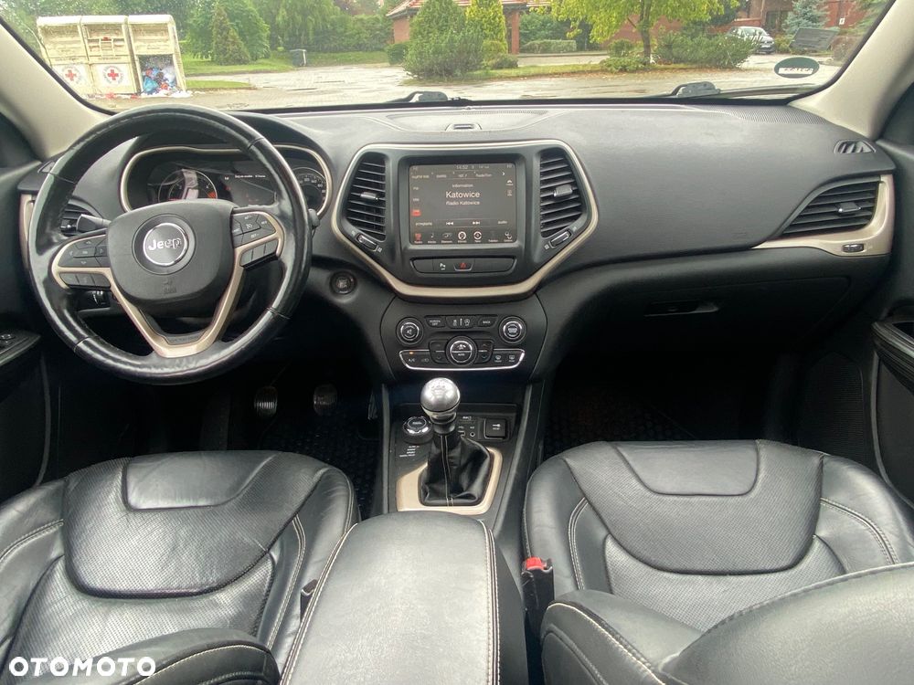 Jeep Cherokee - 16