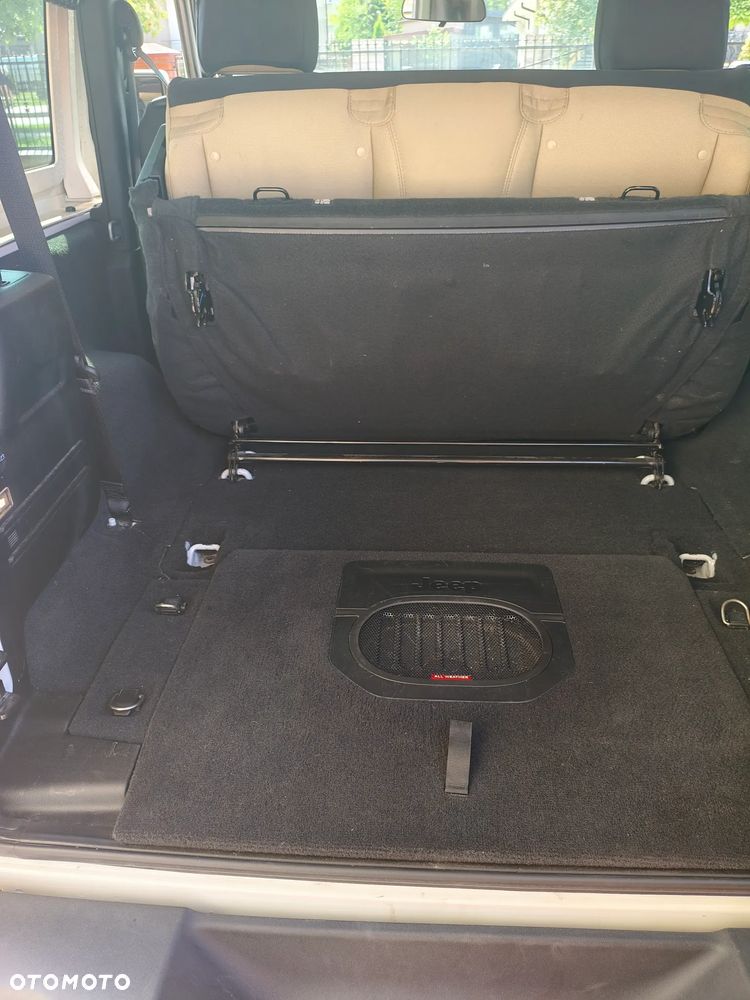 Jeep Wrangler - 16