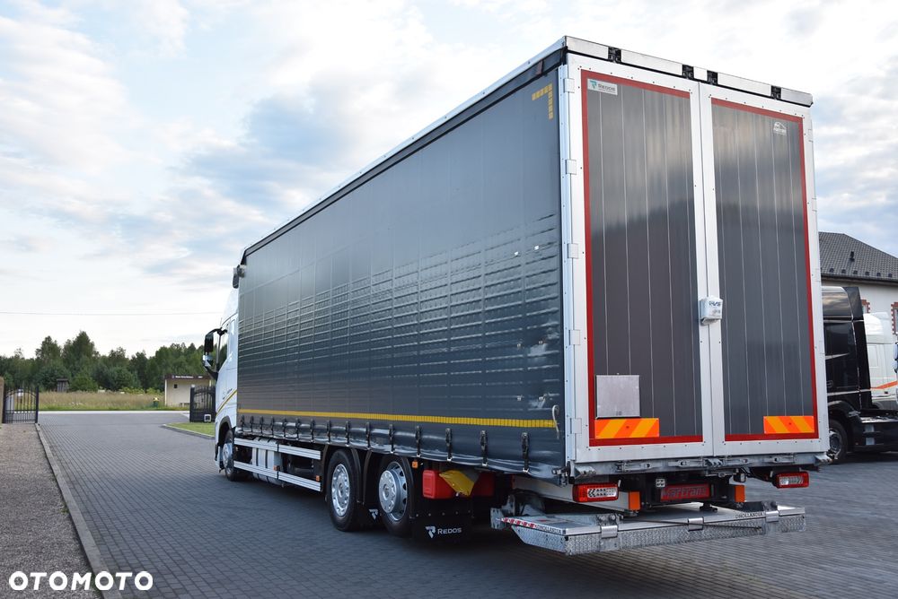 Volvo FH 460 EURO 6 / KABINA XL / FIRANA 9,5 M / NAVI / SOLARY / KLIMA POSTOJOWA / KAMERY / CAŁY NA PODUSZKACH / WINDA DHOLLANDIA / ZABUDOWA REDOS / 24 PALETY / AUTOMAT / SALON POLSKA / SERWIS ASO VOLVO / STAN IDEALNY !! - 9