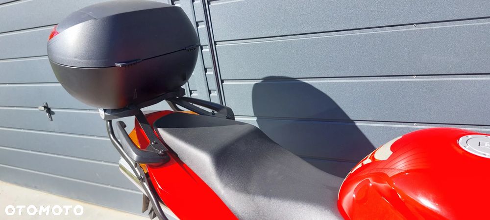 Honda VFR - 40