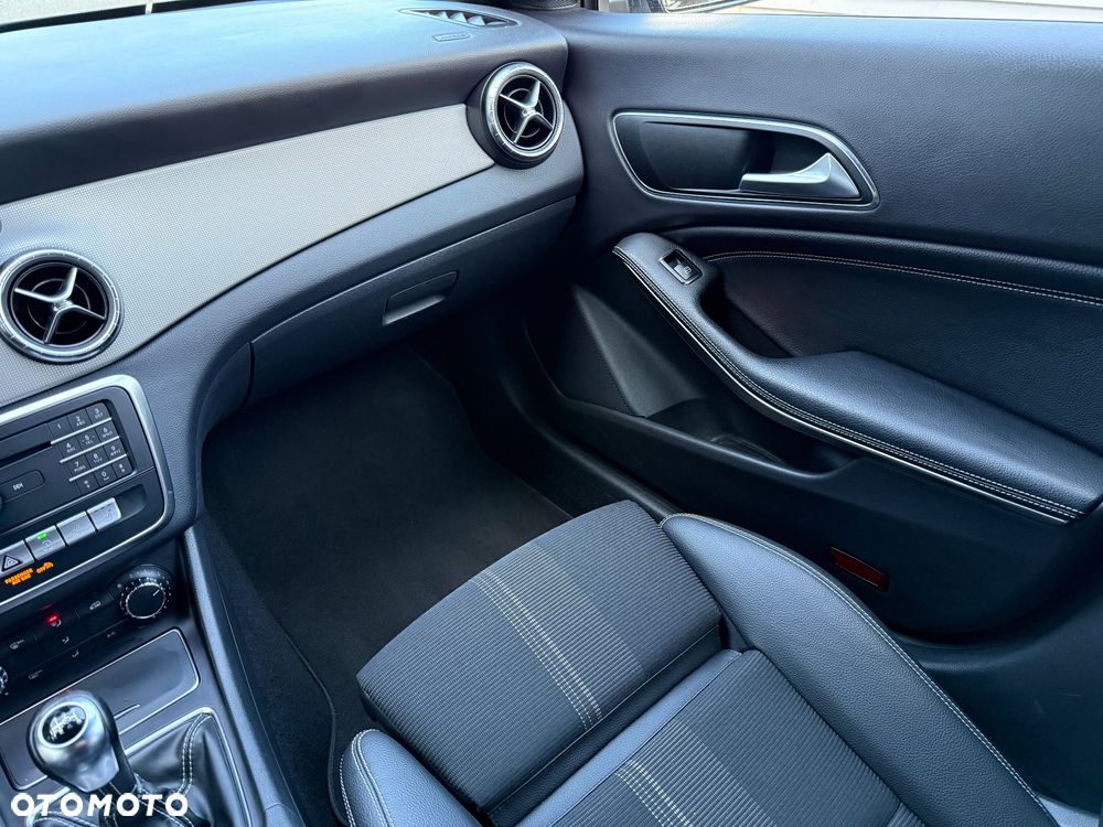 Mercedes-Benz CLA Shooting Brake 180 d BlueEFFICIENCY Edition - 26