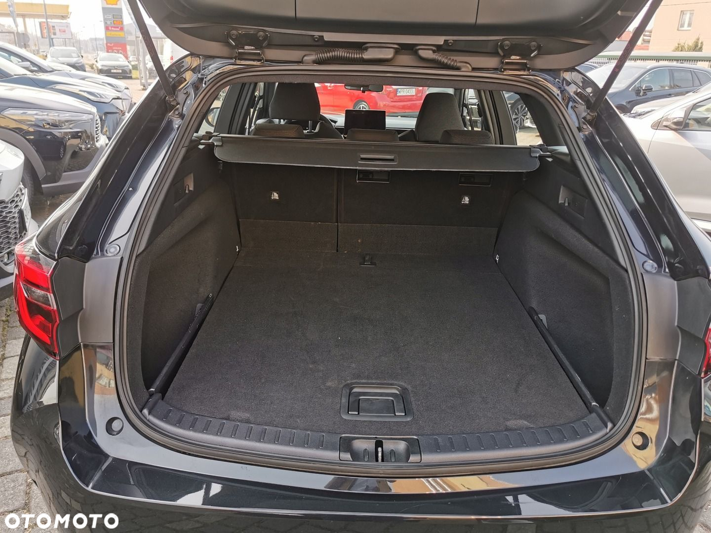 Toyota Corolla - 13