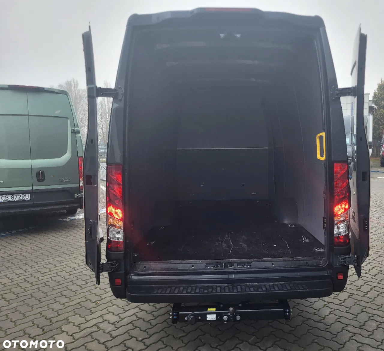Iveco 35S18A8V Furgon 7-osobowy - 5