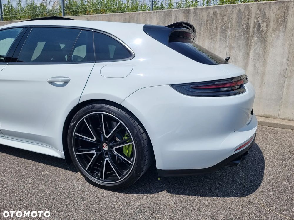 Porsche Panamera 4 e-Hybrid Sport Turismo - 10