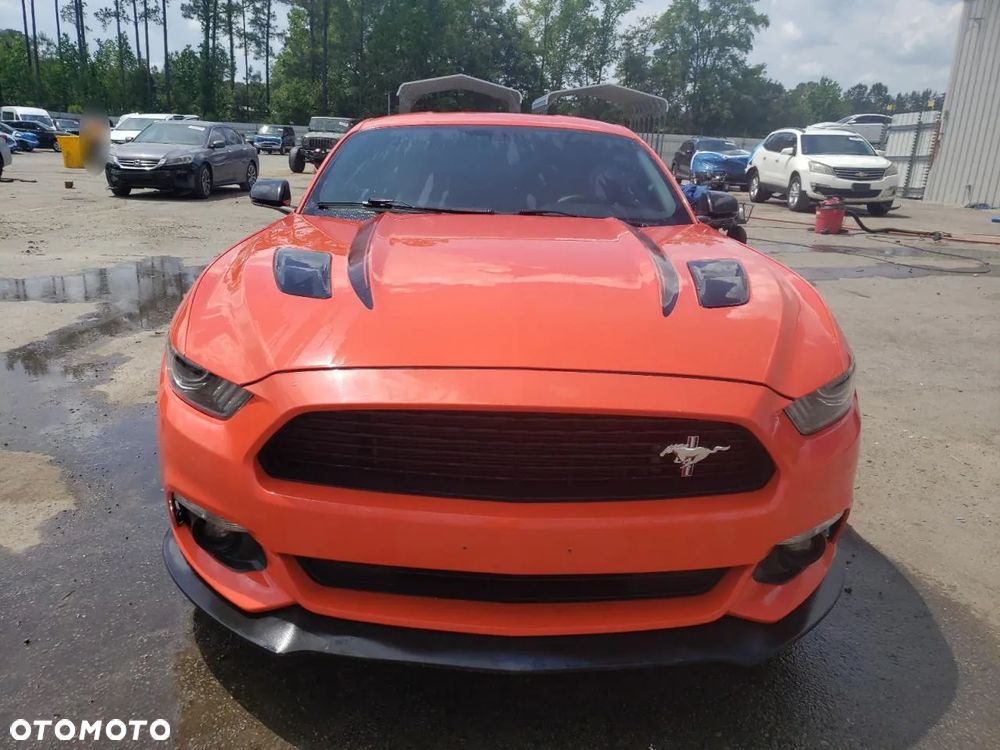 Ford Mustang 5.0 V8 GT - 5