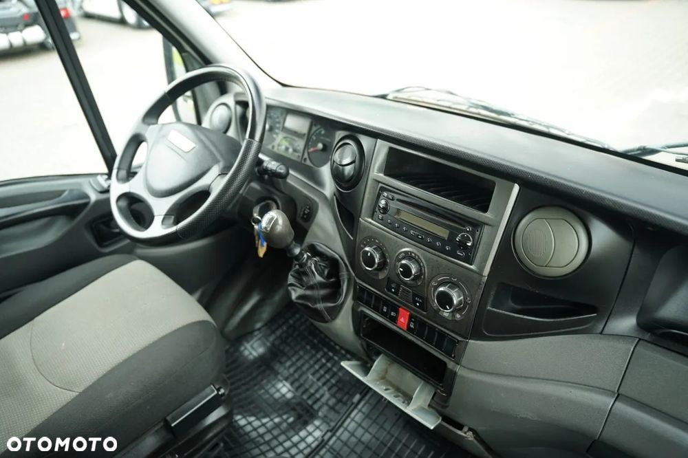 Iveco 35-130 / WYWROTKA TYLNOZSYPOWA STALOWA / BRYGADÓWKA - 7 OSÓB / BLIŹNIAK / MANUAL / SPROWADZONY / - 26