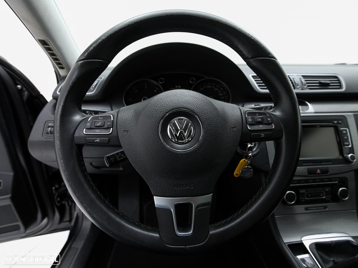 VW Passat Variant - 16