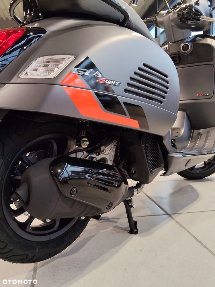 Vespa GTS - 14