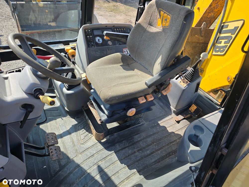 JCB - 3