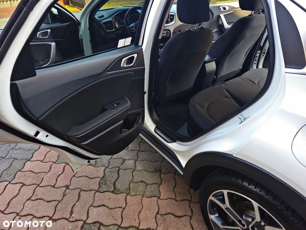 Kia XCeed 1.4 T-GDI M - 27