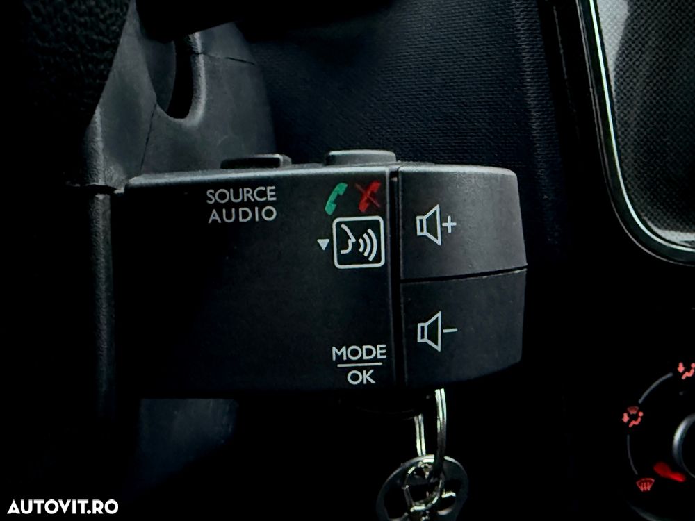 Dacia Logan 0.9 TCe 90 CP Laureate - 32