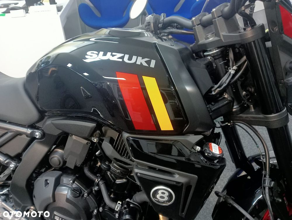 Suzuki GSX - 8