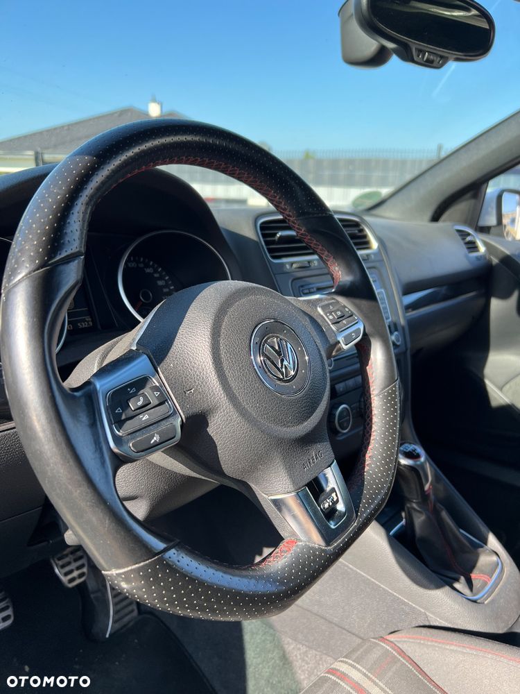 Volkswagen Golf - 10