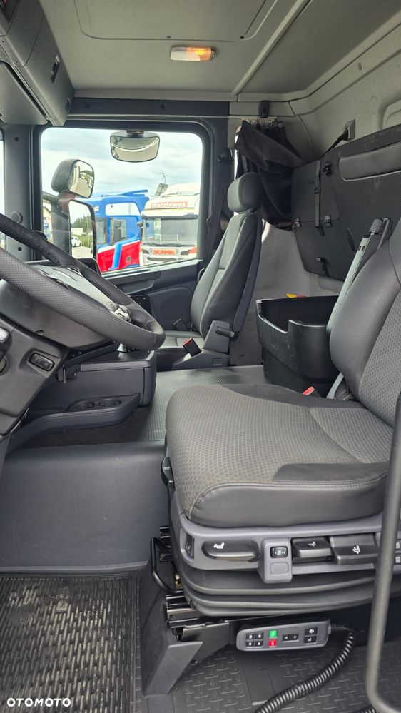 Scania G410 Euro 6  bez EGR 4x2 chłodnia full air kurierka rama do zabudowy import Szwajcaria piękny stan! - 37