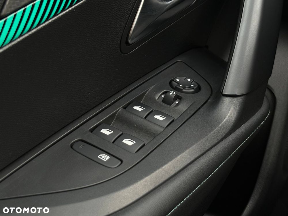 Peugeot 2008 1.2 PureTech Allure S&S EAT8 - 38
