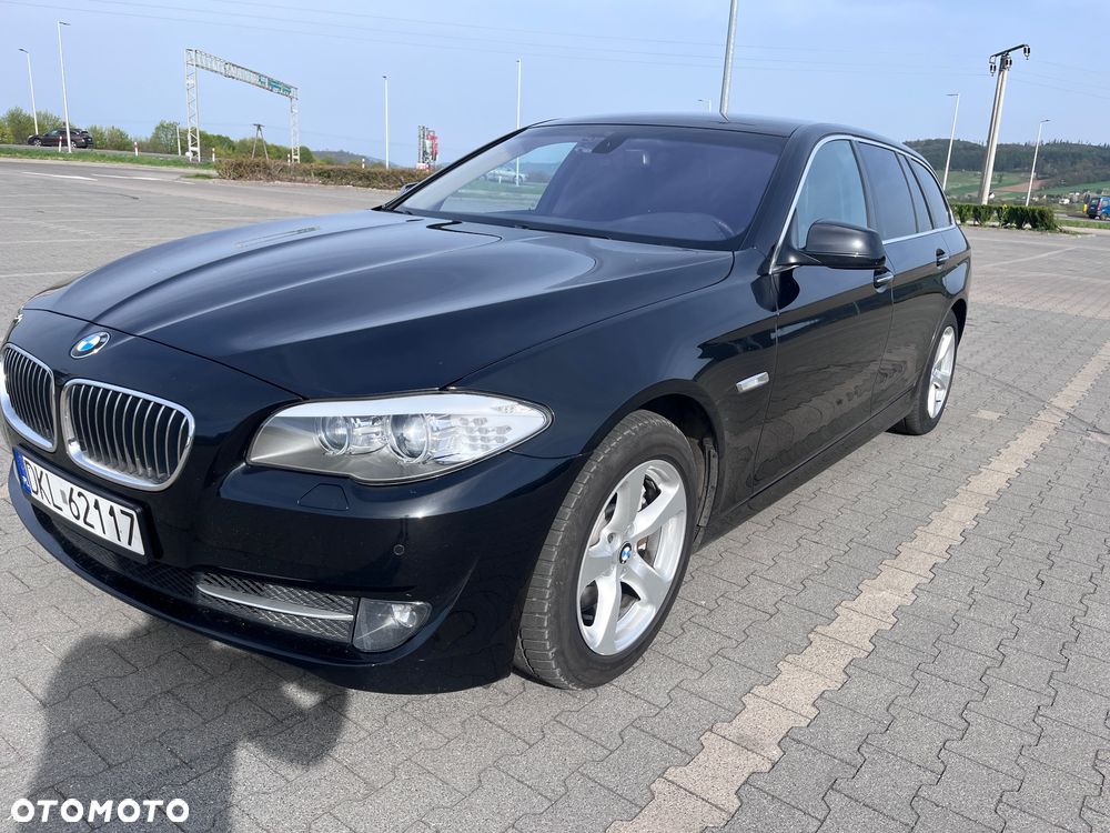 BMW Seria 5 525d xDrive - 4
