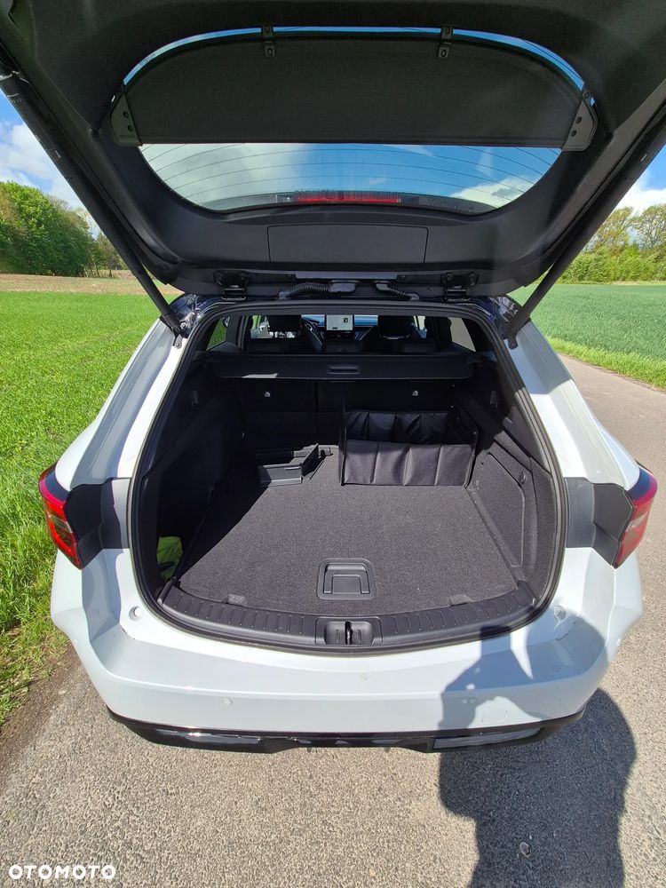 Toyota Corolla 2.0 Hybrid GR Sport Dynamic - 18