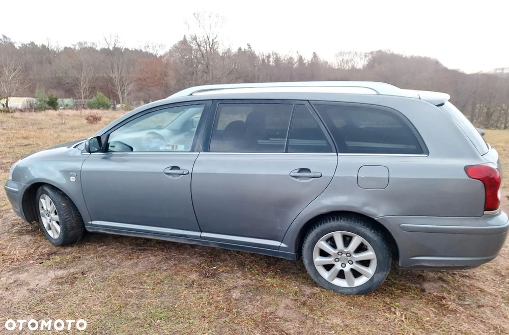 Toyota Avensis - 5