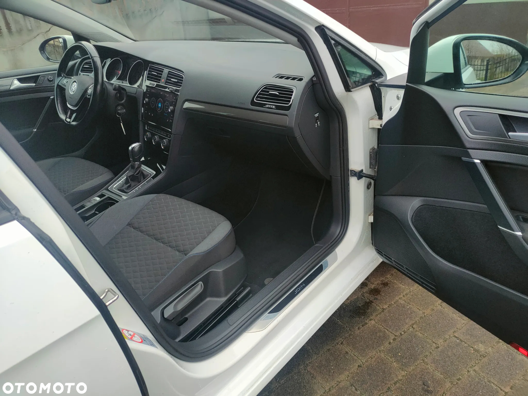 Volkswagen Golf - 14