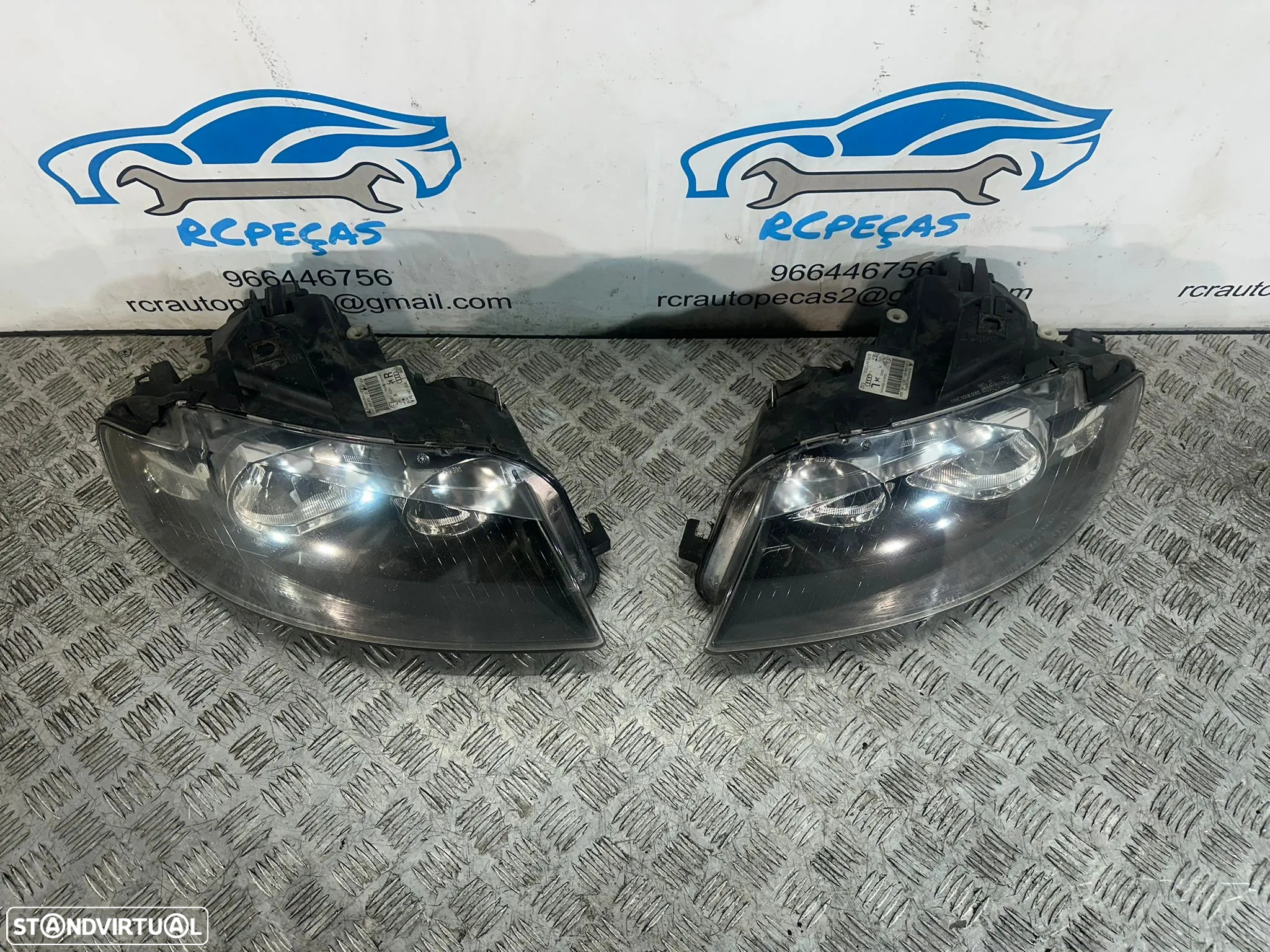 .Conjunto Oticas Farois Frontais Frente Original Audi A3 8P Halogéneo 2003 - 2010 8P0941003L 8P0941004L - 2