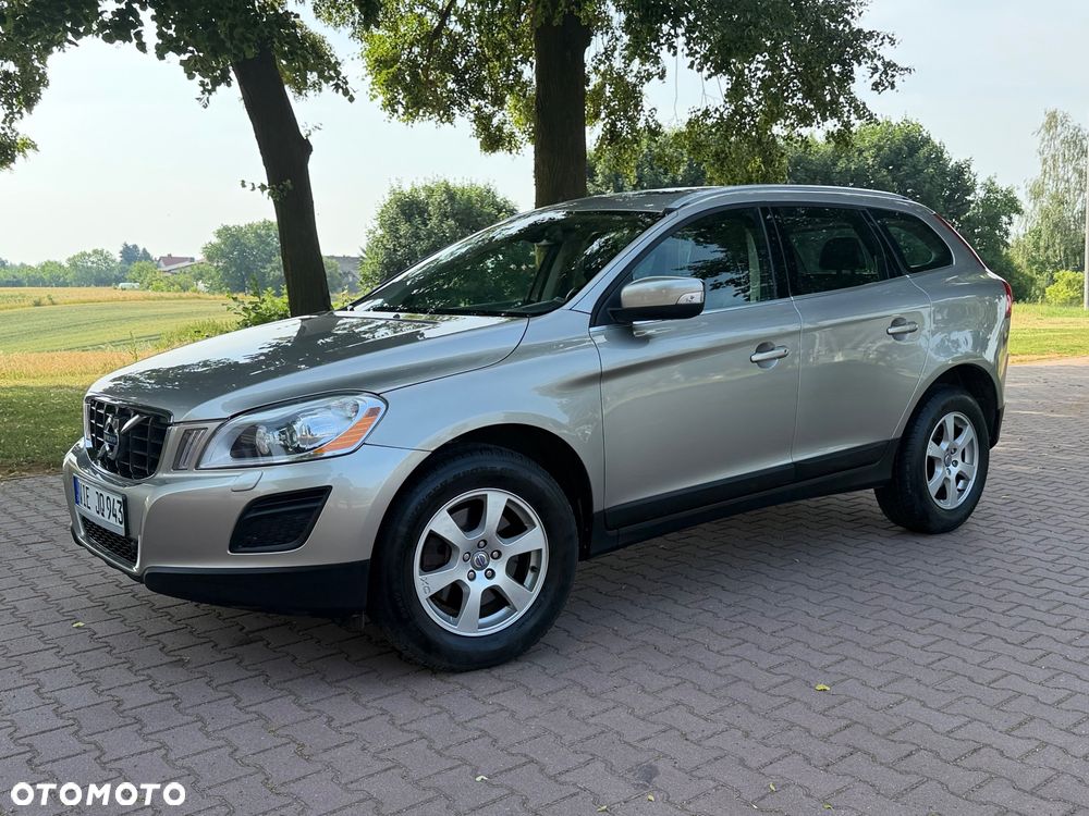 Volvo XC 60 2.0T Powershift Momentum - 6