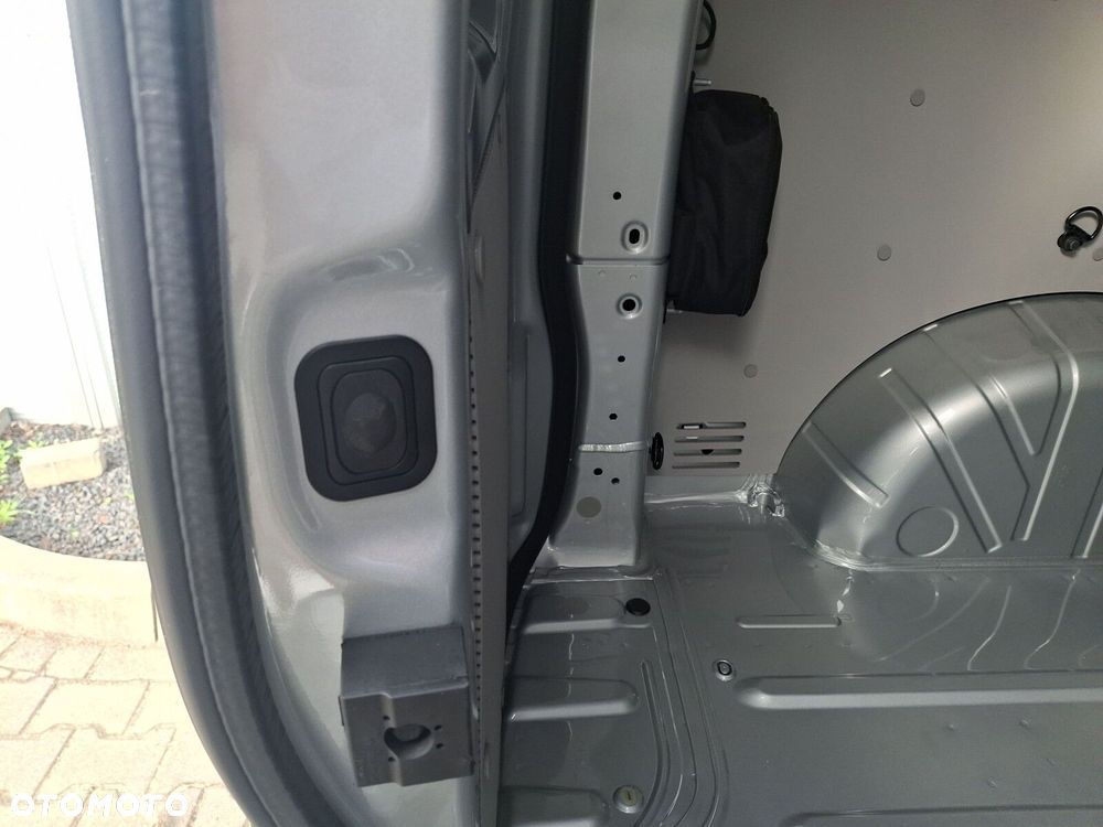 Volkswagen Transporter Furgon Plus - 16