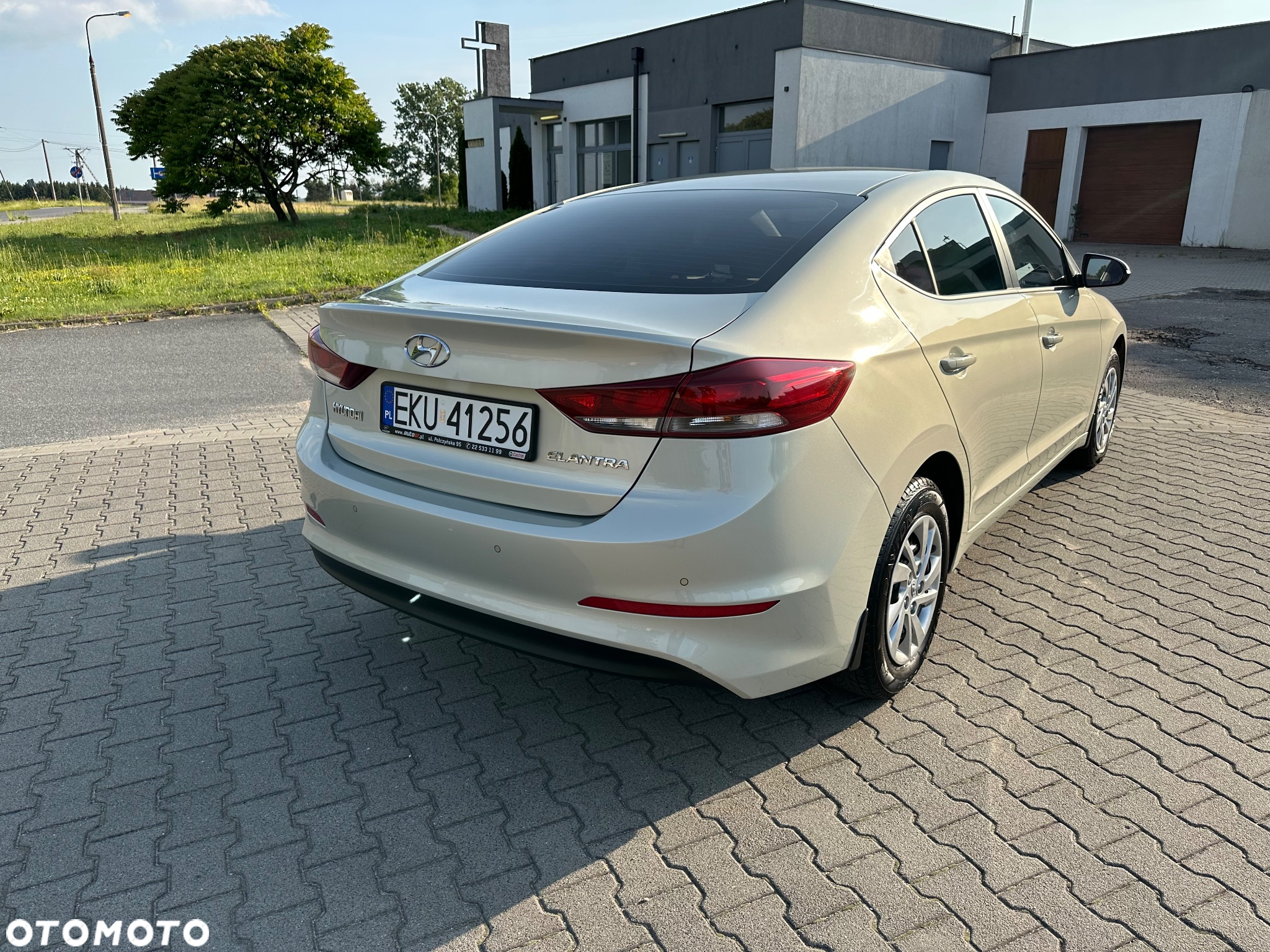 Hyundai Elantra 1.6 Comfort - 5