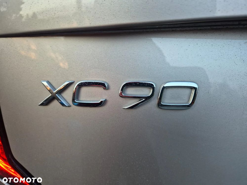 Volvo XC 90 - 25