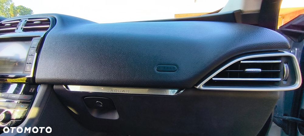 Jaguar F-Pace 2.0 i4D RWD Pure - 20