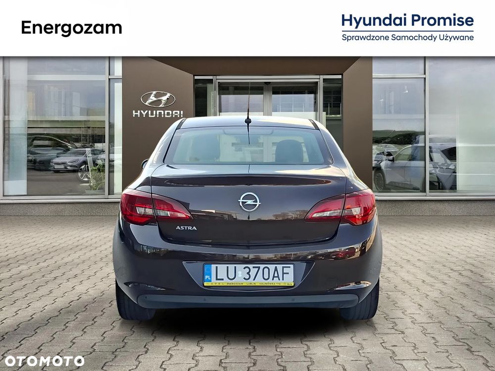 Opel Astra 1.6 Executive - 4