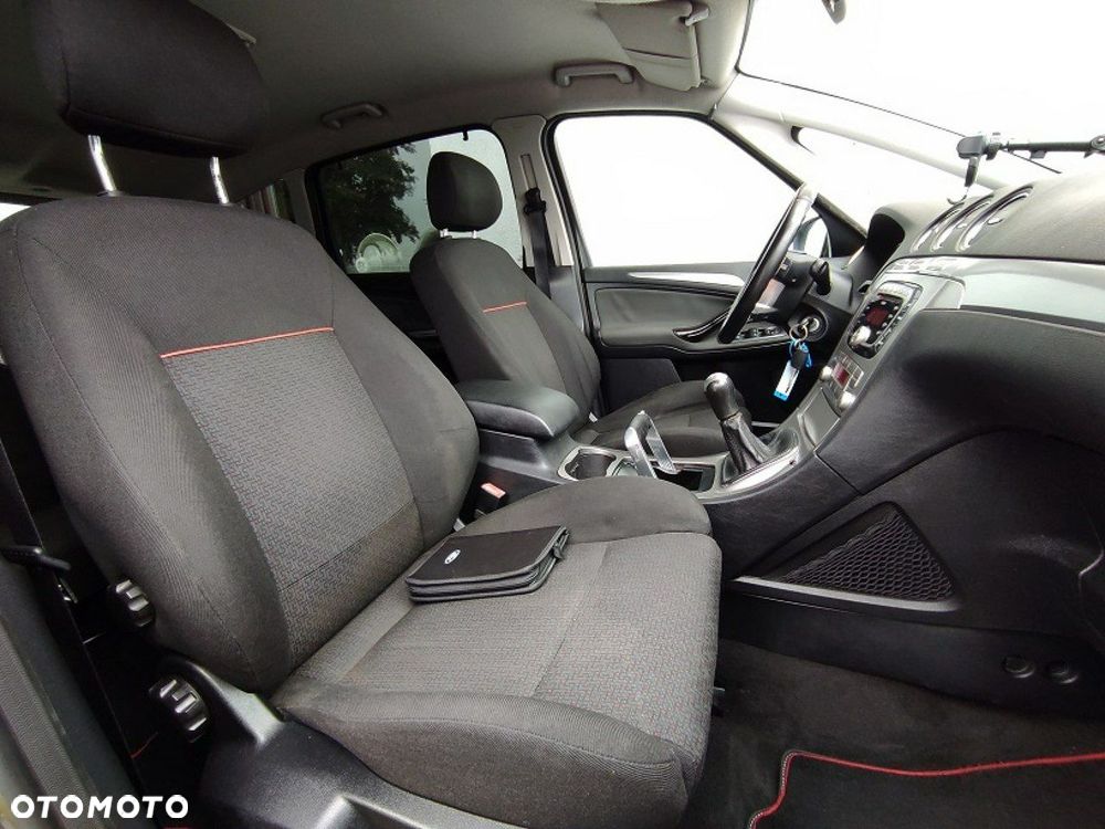 Ford S-Max - 12