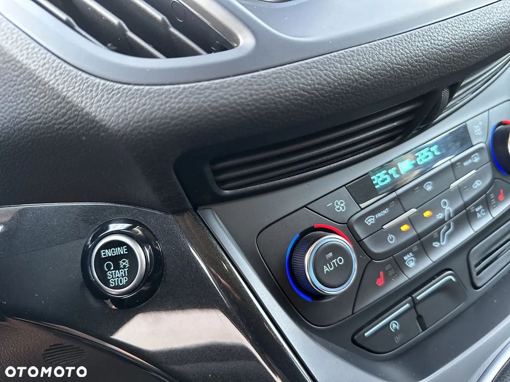 Ford Kuga 2.0 TDCi FWD Titanium - 29