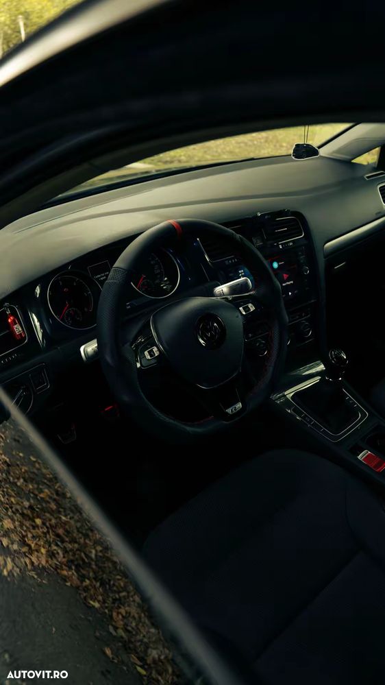 Volkswagen Golf 1.6 TDI (BlueMotion Technology) Comfortline - 4