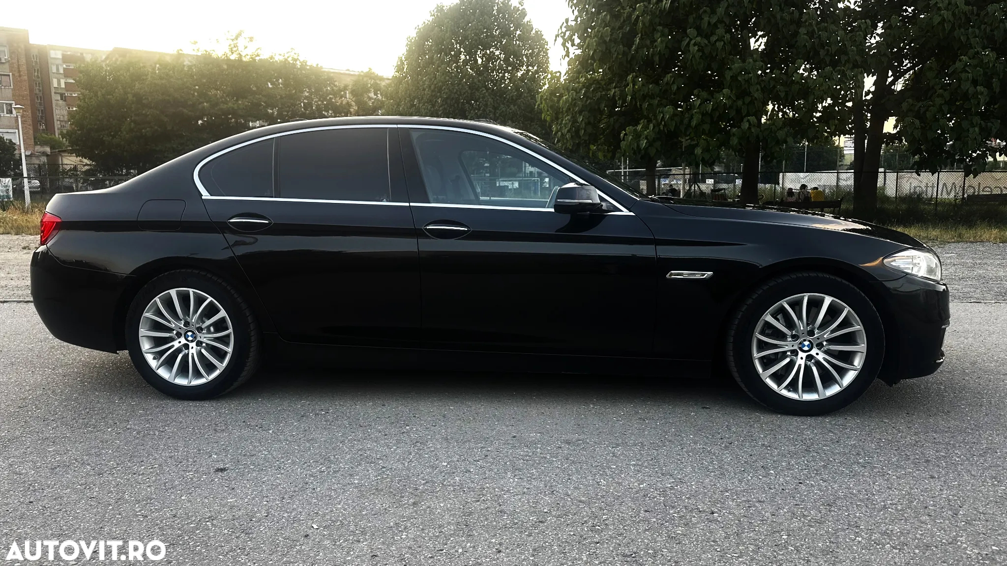 BMW Seria 5 525d Luxury Line - 3
