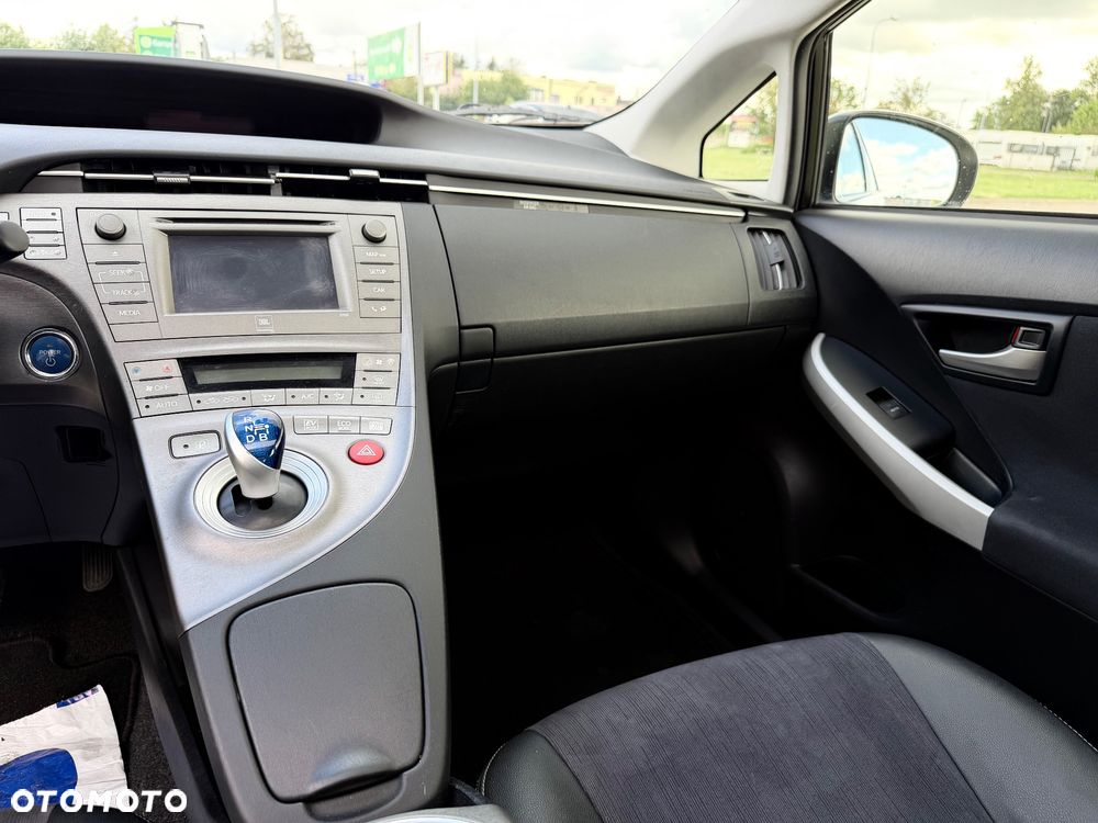 Toyota Prius 1.8 HSD Premium - 13