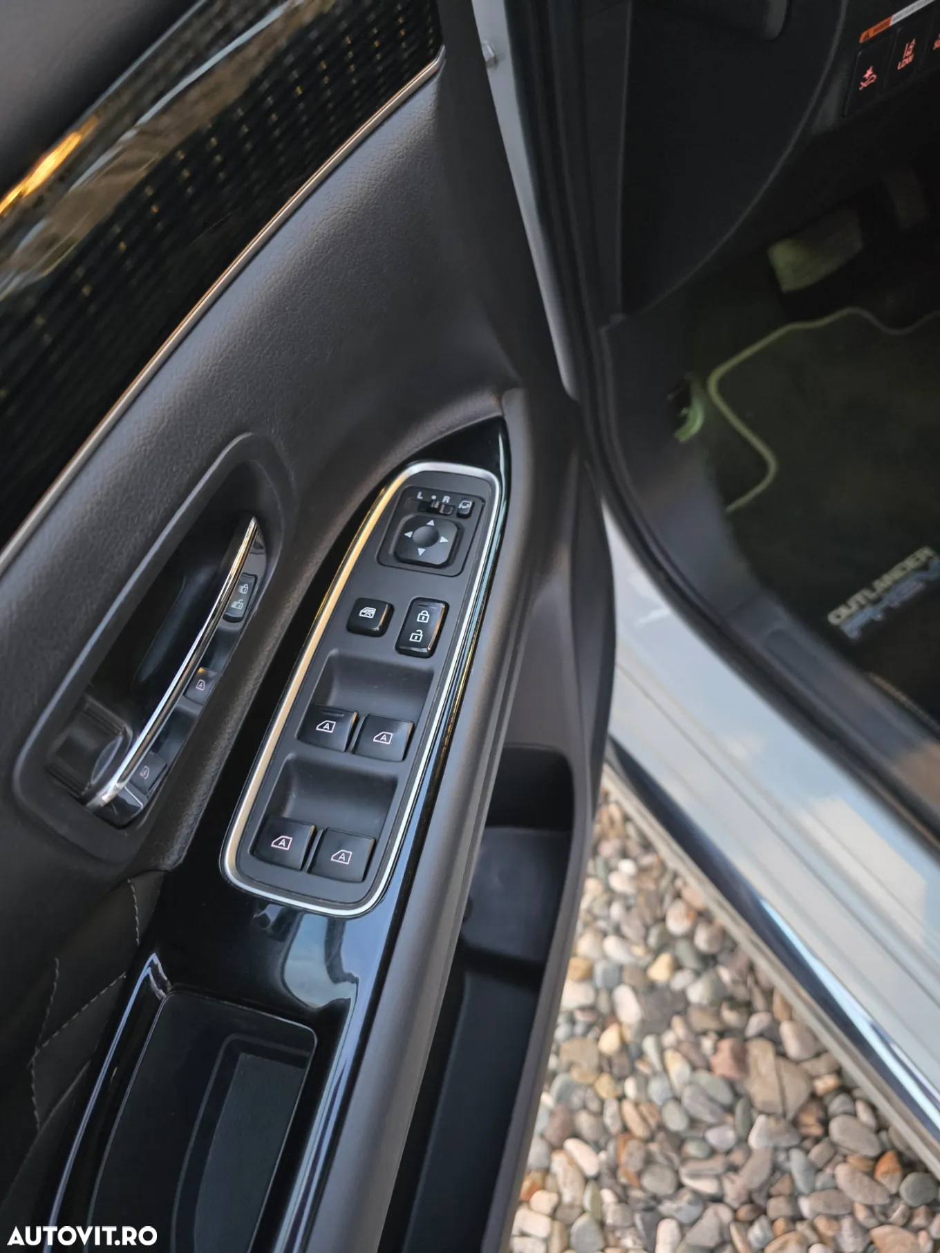 Mitsubishi Outlander 2.4 4WD Plug-In Hybrid Diamant+ - 17
