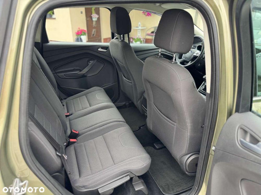 Ford Kuga - 27
