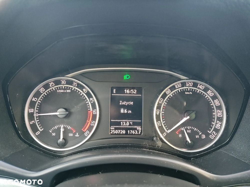 Skoda Octavia 2.0 TDI CR DPF RS - 28