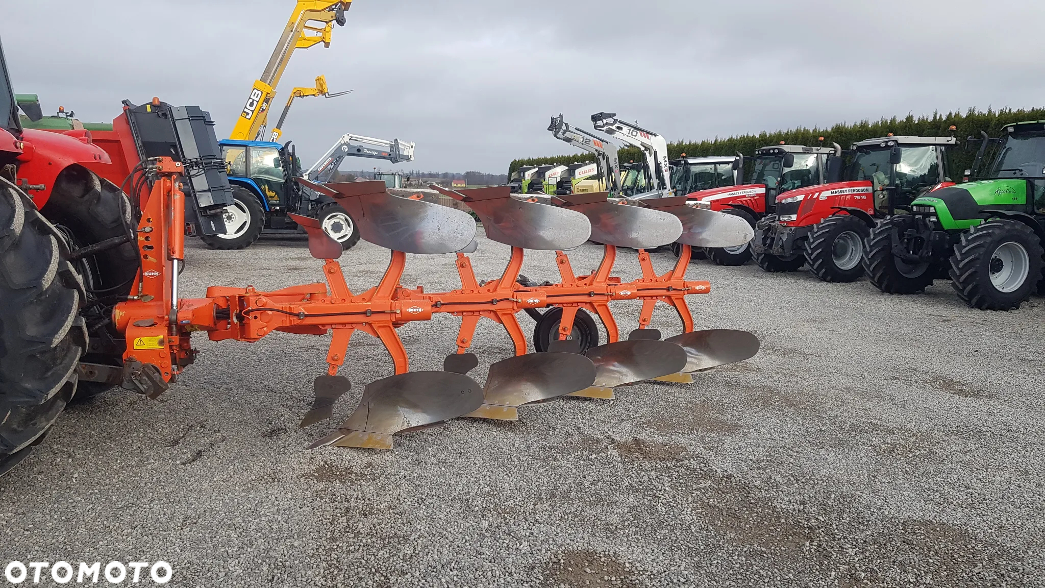 Kuhn VariMaster 121 4 skibowy Non STOP - 2