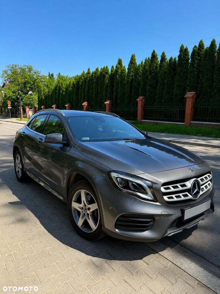 Mercedes-Benz GLA 220 4-Matic AMG Line - 3